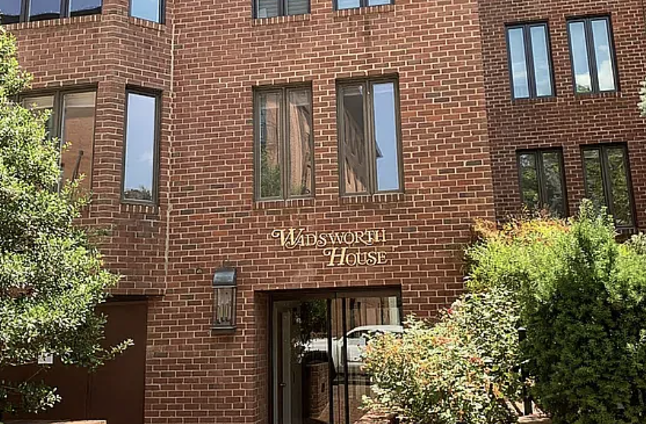 1045 31st St NW - 1